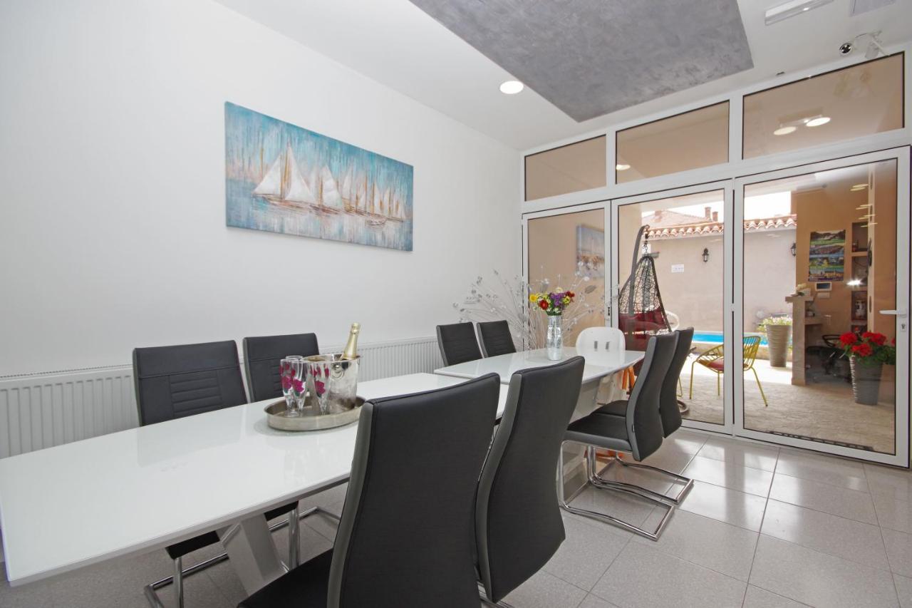 Apartman Naomi *