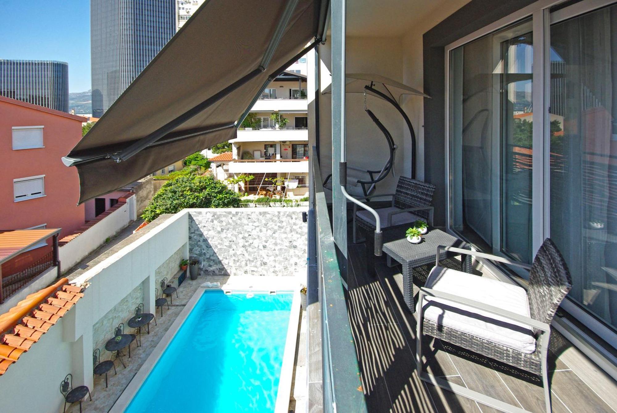 Naomi Apartment *