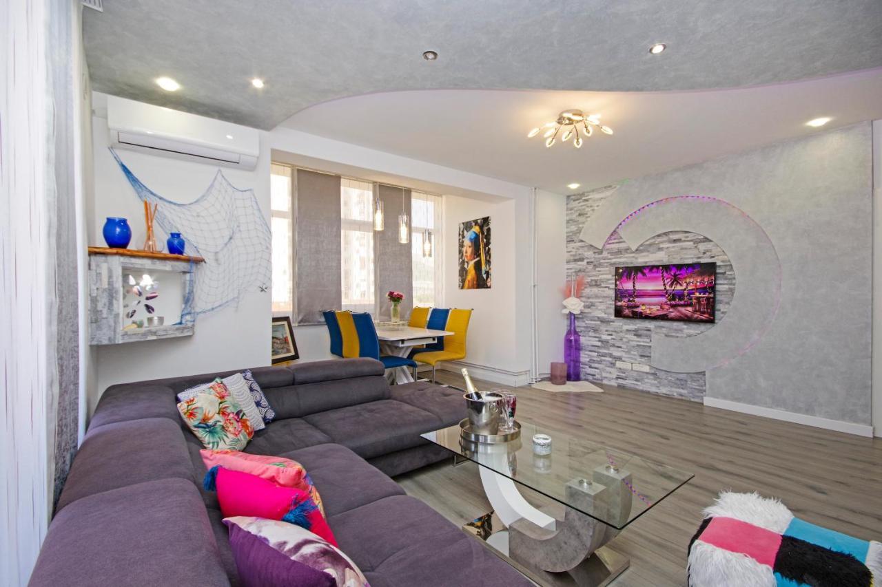 Naomi Apartment