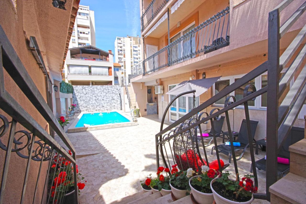 Naomi Apartment